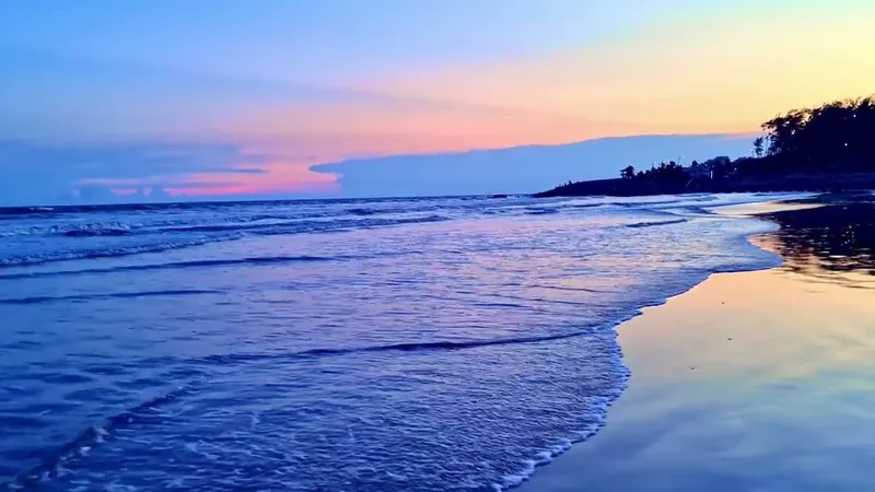 The beach at Digha at dusk, filmed by our team